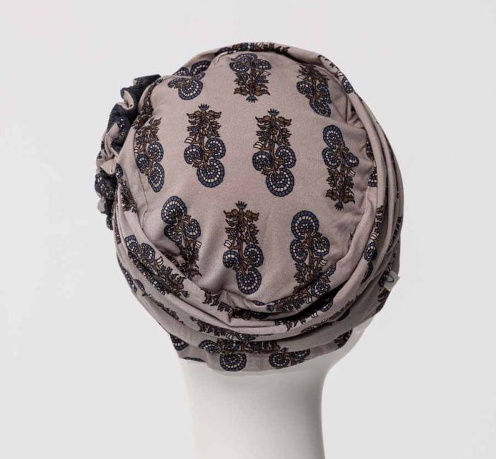 Parukapood-pambusest-peakatted-keemiaravi-turban-Lotus-paisley-elegance2